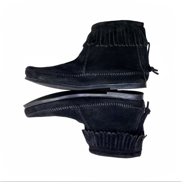 MINNETONKA Black Suede Back Zip Hard-sole Bootie Size 7 - Picture 8 of 15